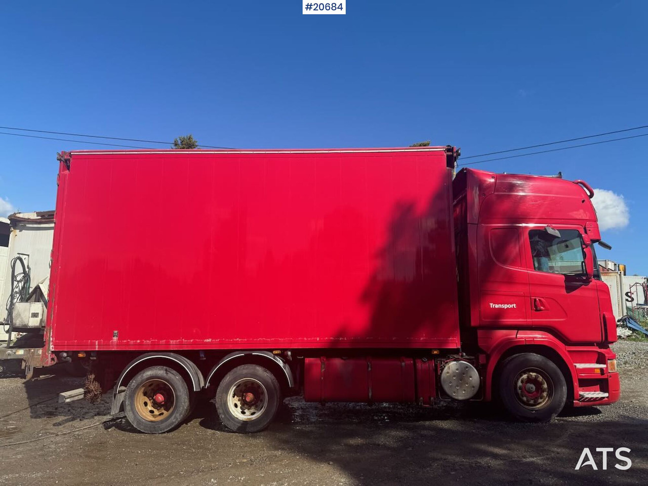 Scania R560 - Kravas automašīna ar slēgto virsbūvi: foto 2 Scania R560 - Kravas automašīna ar slēgto virsbūvi: foto 2
