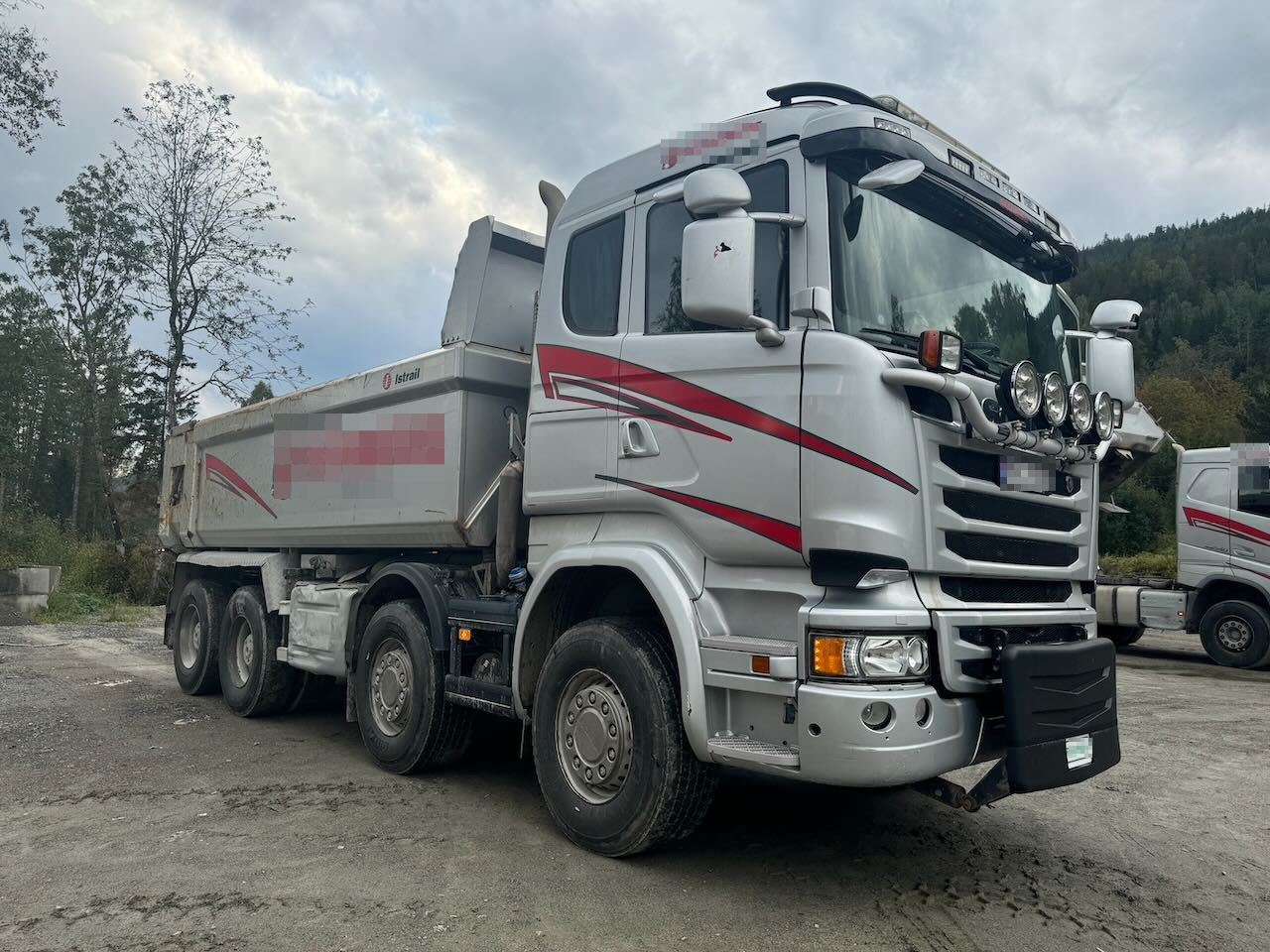 Scania R580 - Kravas automašīna pašizgāzējs: foto 1 Scania R580 - Kravas automašīna pašizgāzējs: foto 1