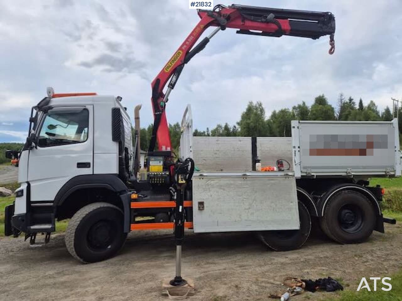 Volvo 2019 Volvo FMX 6x6 brøyterigget tippbil m/ 9,5 t/m kran, 2 sett dekk og lettkasse - Kravas automašīna pašizgāzējs: foto 4 Volvo 2019 Volvo FMX 6x6 brøyterigget tippbil m/ 9,5 t/m kran, 2 sett dekk og lettkasse - Kravas automašīna pašizgāzējs: foto 4