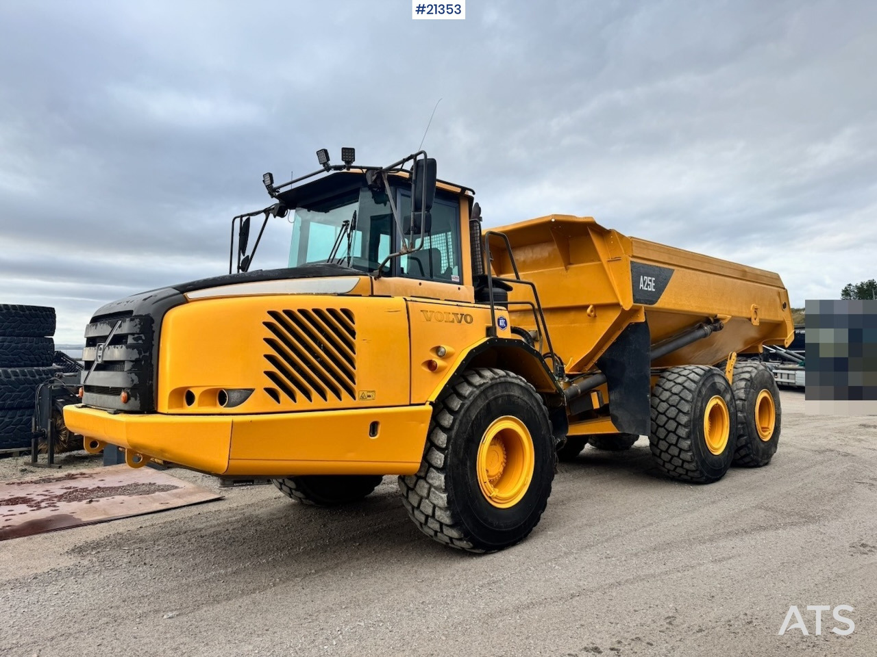 Volvo A25E - Artikulētias pašizgāzējs: foto 2 Volvo A25E - Artikulētias pašizgāzējs: foto 2