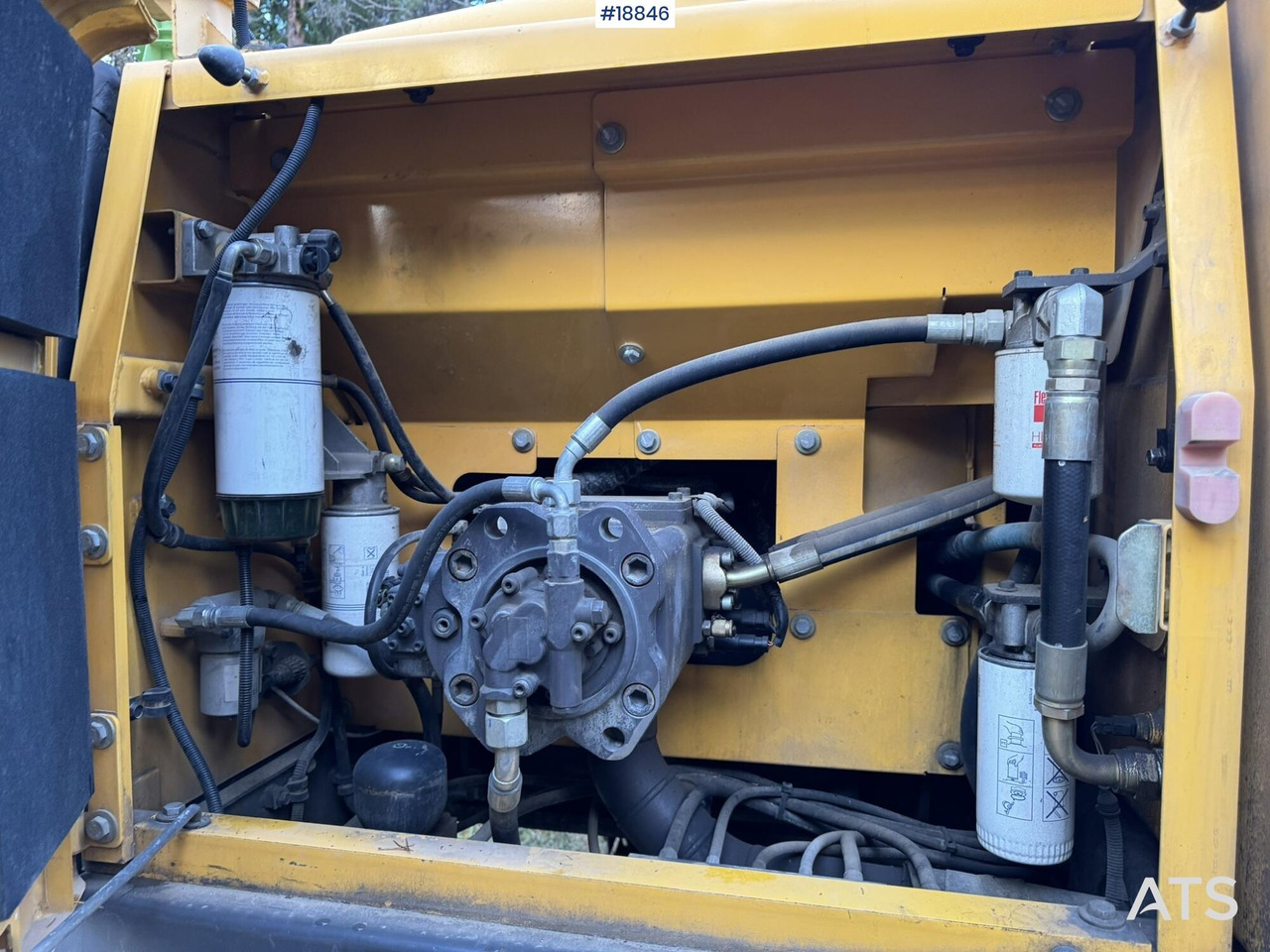 Kāpurķēžu ekskavators Volvo EC210CL: foto 33