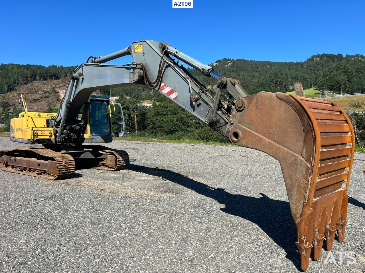 Volvo EC240 - Kāpurķēžu ekskavators: foto 1 Volvo EC240 - Kāpurķēžu ekskavators: foto 1