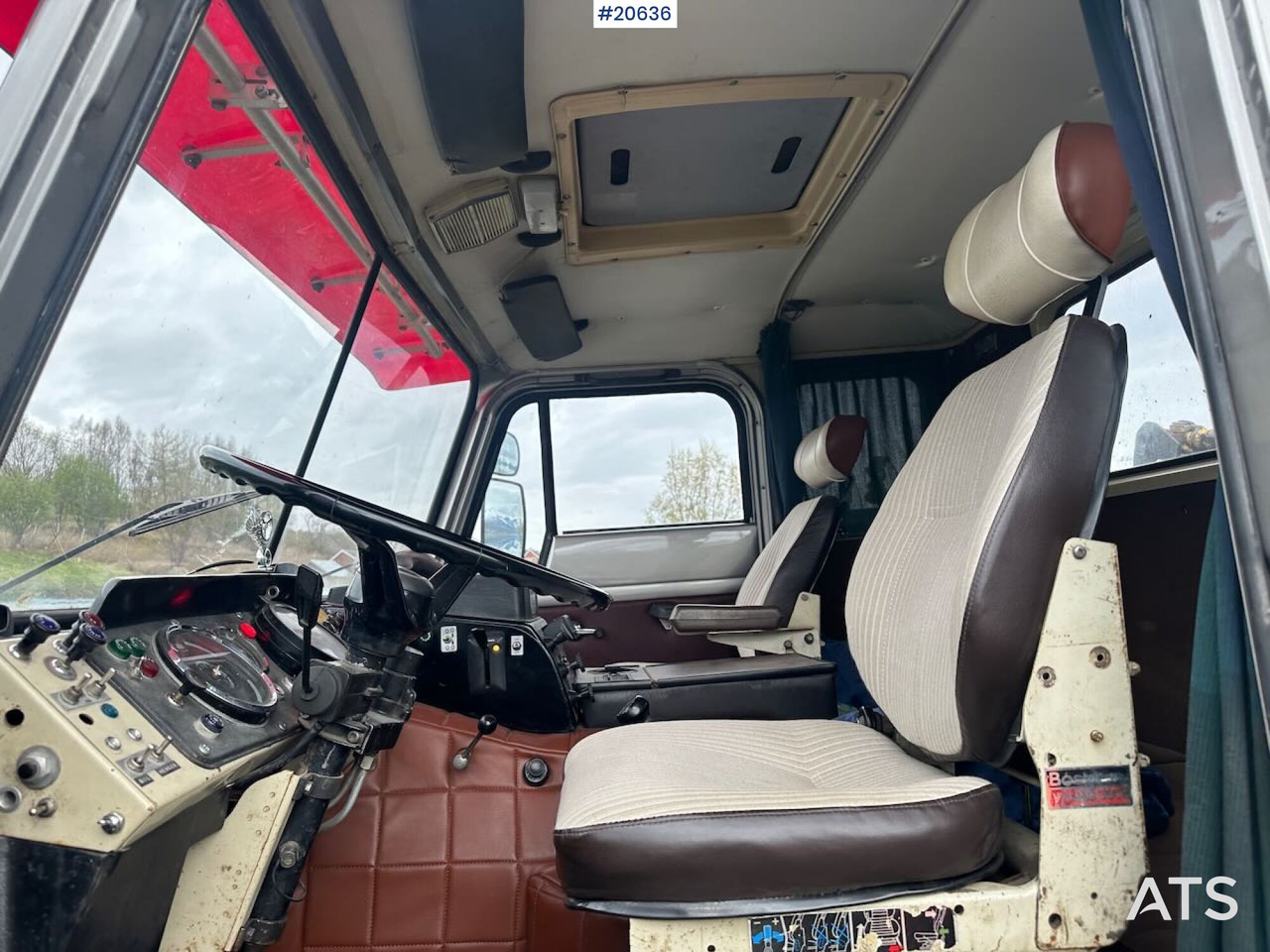 Bortu kravas automašīna/ Platforma, Kravas auto ar manipulatoru Volvo F89 46: foto 37