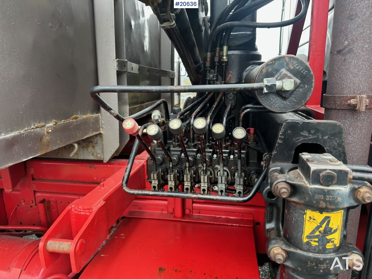 Bortu kravas automašīna/ Platforma, Kravas auto ar manipulatoru Volvo F89 46: foto 32