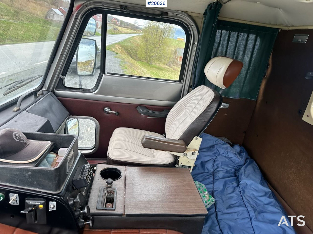 Bortu kravas automašīna/ Platforma, Kravas auto ar manipulatoru Volvo F89 46: foto 49