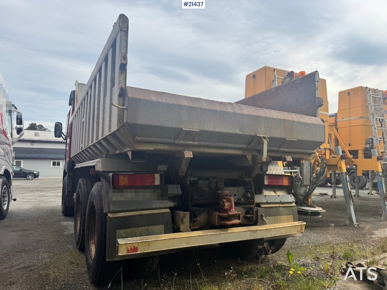 Volvo FH12 420 - Kravas automašīna pašizgāzējs: foto 4 Volvo FH12 420 - Kravas automašīna pašizgāzējs: foto 4