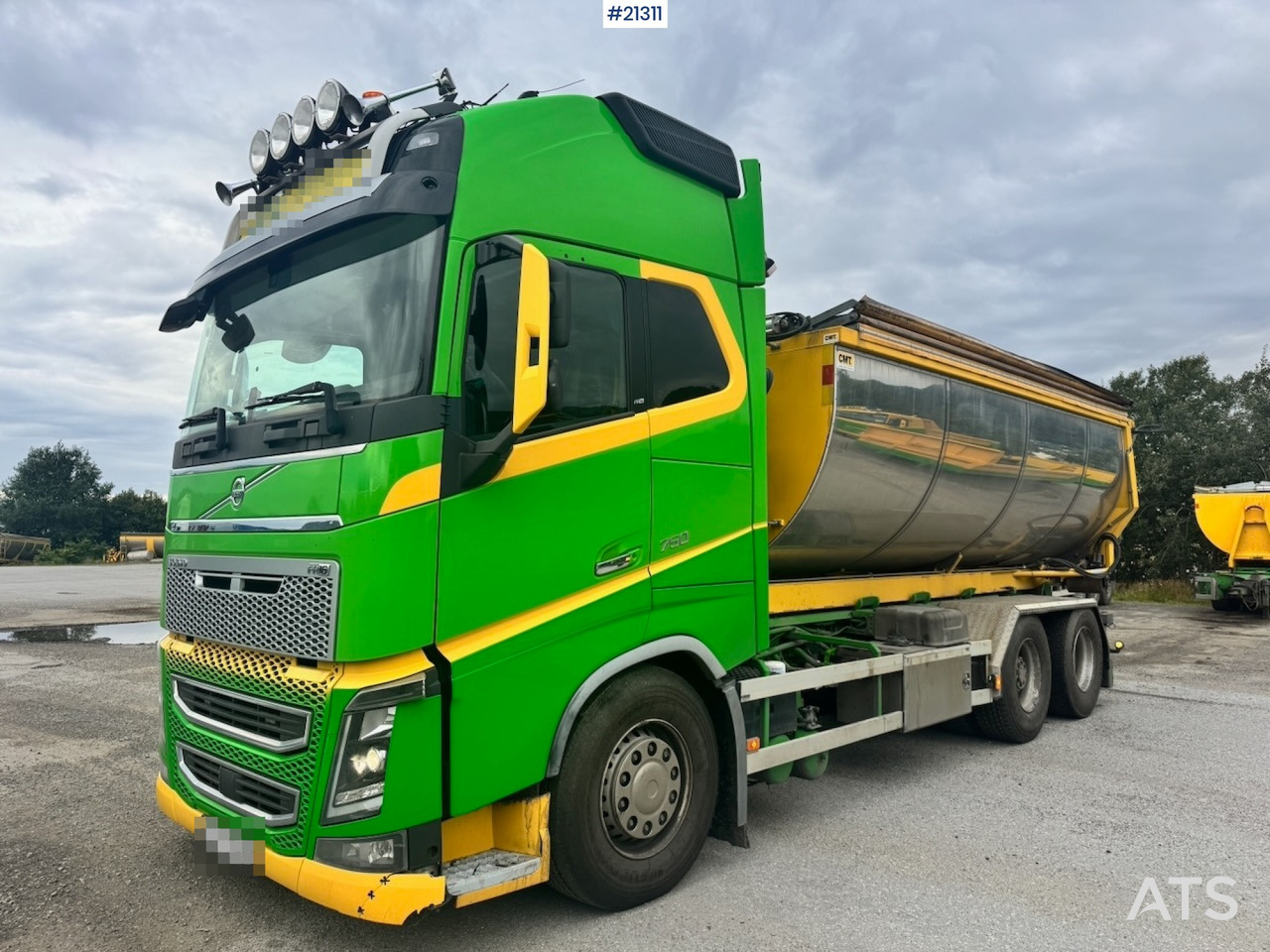 Volvo FH16 750 - Pacēlājs ar āķi: foto 2 Volvo FH16 750 - Pacēlājs ar āķi: foto 2