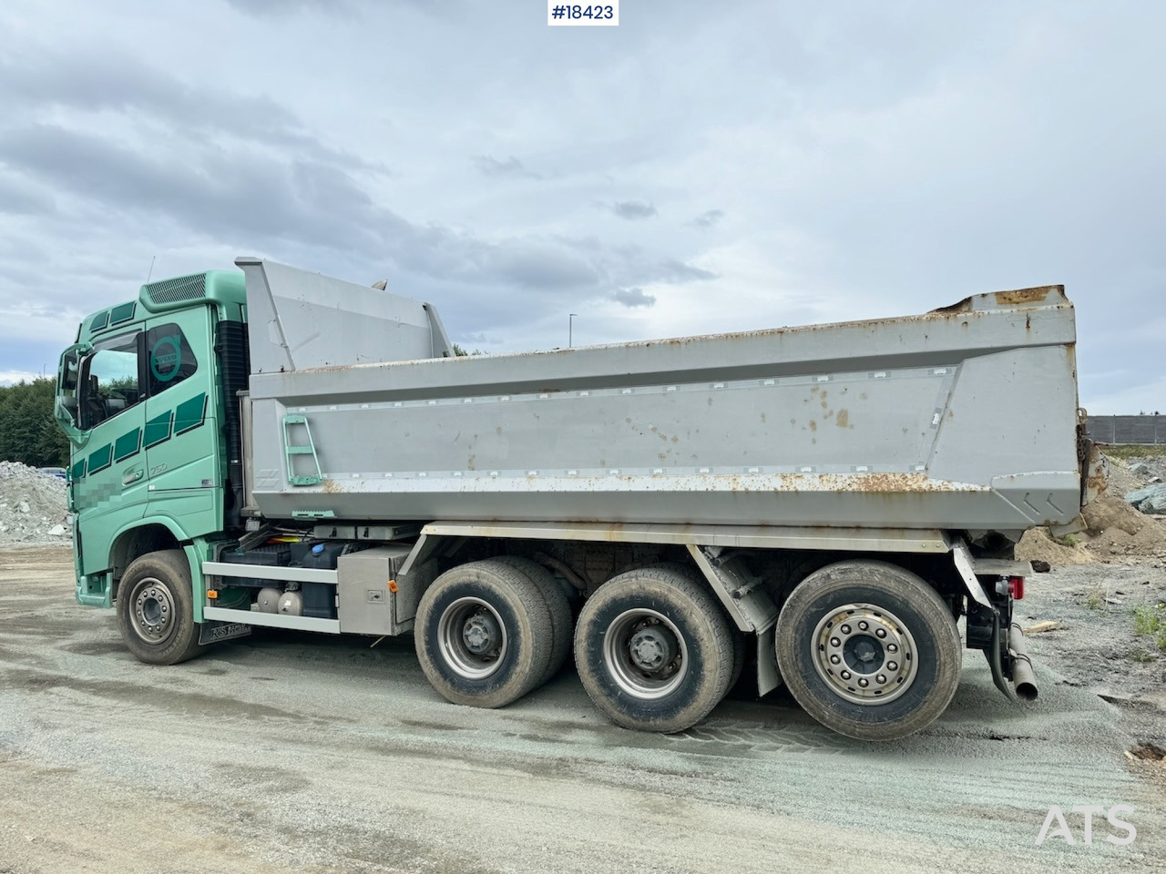 Volvo FH750 - Kravas automašīna pašizgāzējs: foto 3 Volvo FH750 - Kravas automašīna pašizgāzējs: foto 3