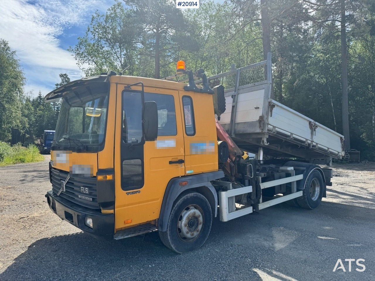 Volvo FL6 - Kravas automašīna pašizgāzējs, Kravas auto ar manipulatoru: foto 1 Volvo FL6 - Kravas automašīna pašizgāzējs, Kravas auto ar manipulatoru: foto 1