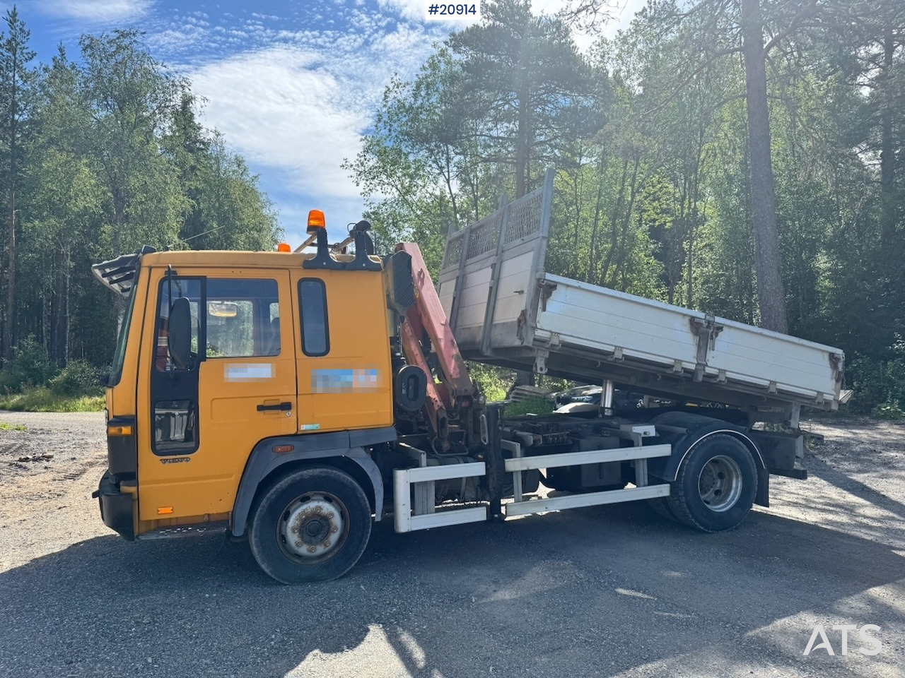 Volvo FL6 - Kravas automašīna pašizgāzējs, Kravas auto ar manipulatoru: foto 2 Volvo FL6 - Kravas automašīna pašizgāzējs, Kravas auto ar manipulatoru: foto 2