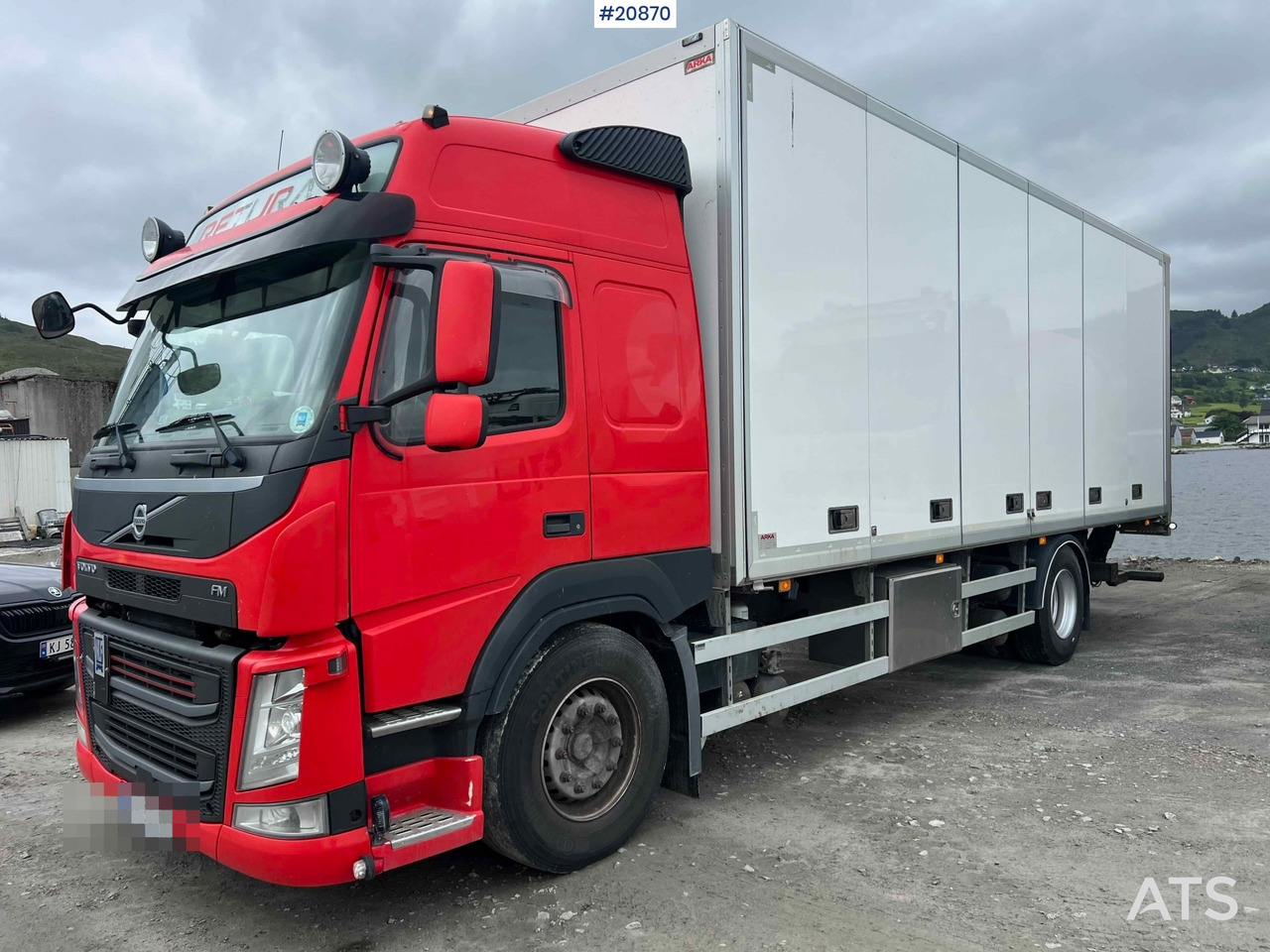 Volvo FM 330 - Kravas automašīna ar slēgto virsbūvi: foto 1 Volvo FM 330 - Kravas automašīna ar slēgto virsbūvi: foto 1