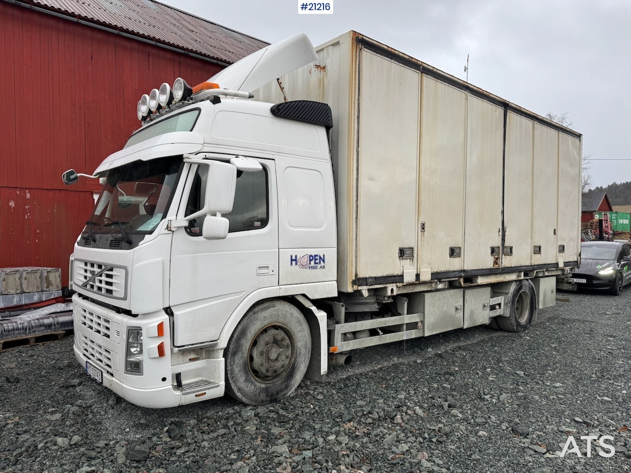 Volvo FM9 - Kravas automašīna ar slēgto virsbūvi: foto 1 Volvo FM9 - Kravas automašīna ar slēgto virsbūvi: foto 1