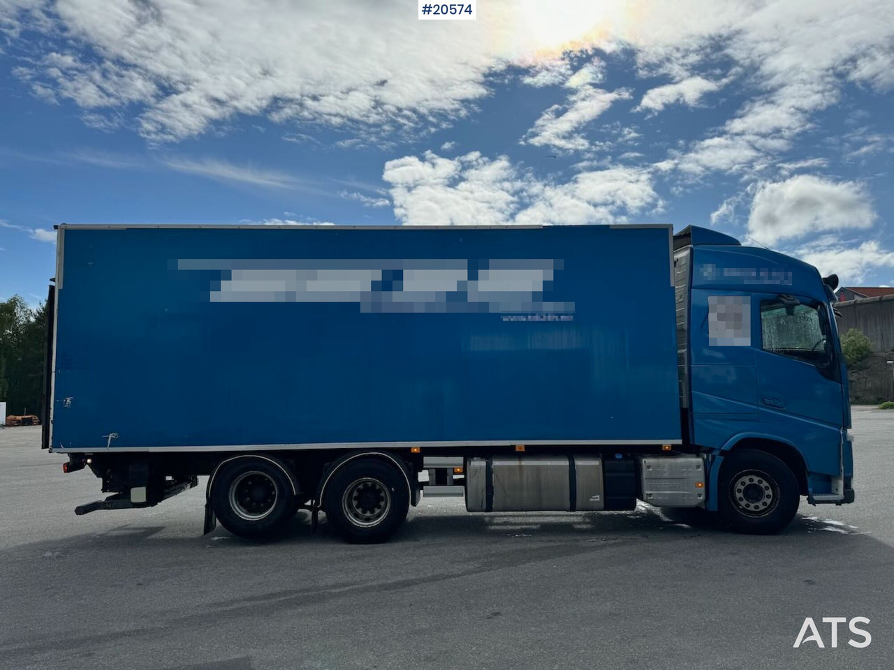 Kravas automašīna ar slēgto virsbūvi Volvo Fh540 6x2 skapbil m/ full sideåpning og lift: foto 6