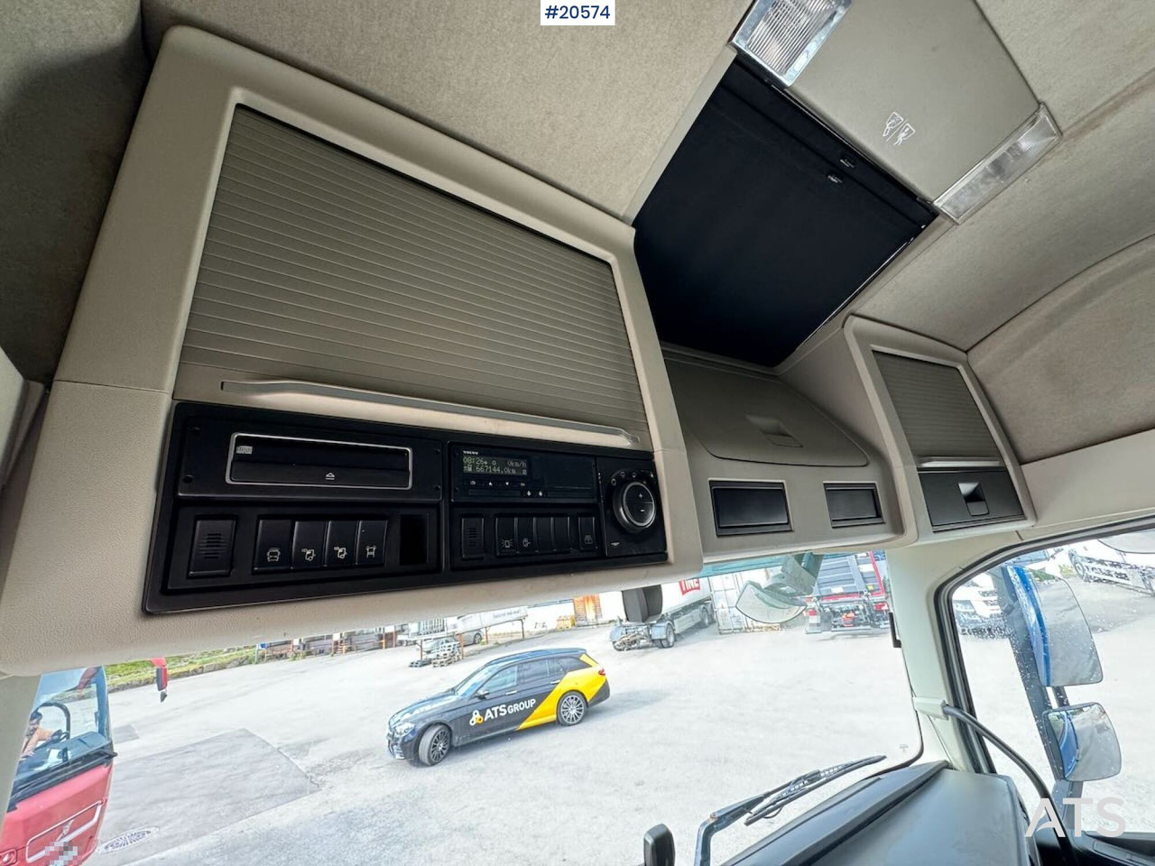 Kravas automašīna ar slēgto virsbūvi Volvo Fh540 6x2 skapbil m/ full sideåpning og lift: foto 36
