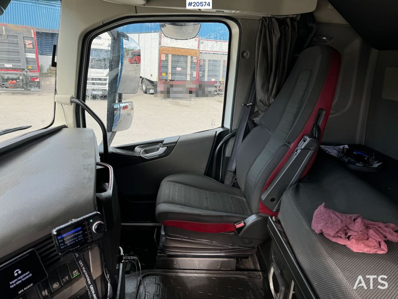 Kravas automašīna ar slēgto virsbūvi Volvo Fh540 6x2 skapbil m/ full sideåpning og lift: foto 29