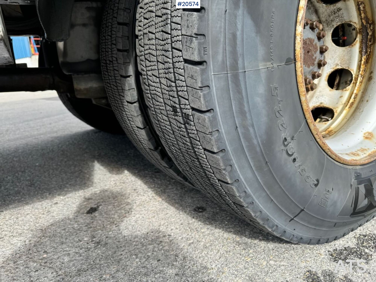 Kravas automašīna ar slēgto virsbūvi Volvo Fh540 6x2 skapbil m/ full sideåpning og lift: foto 12