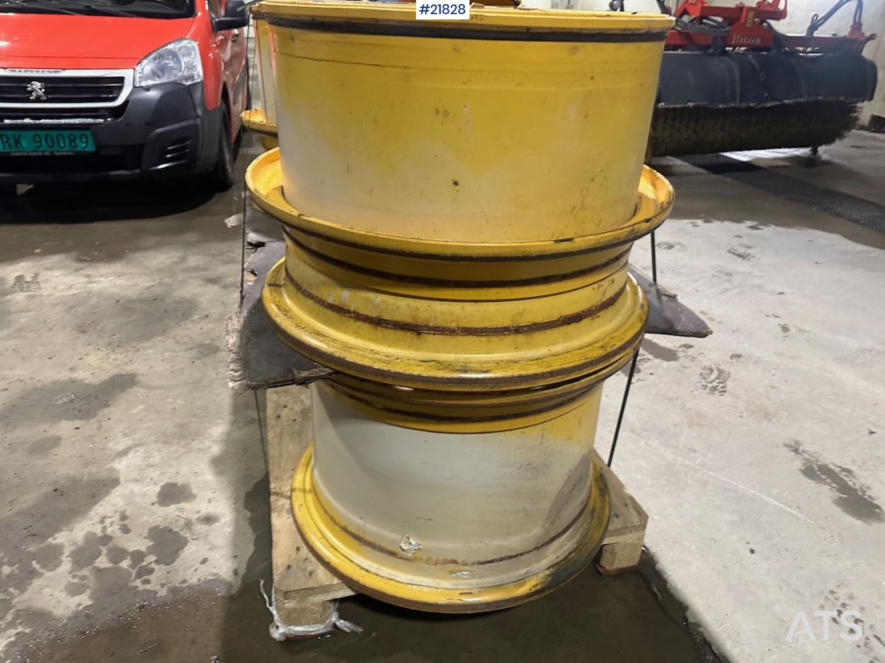 Volvo L60H - Riteņa disks - Celtniecības tehnika: foto 4 Volvo L60H - Riteņa disks - Celtniecības tehnika: foto 4