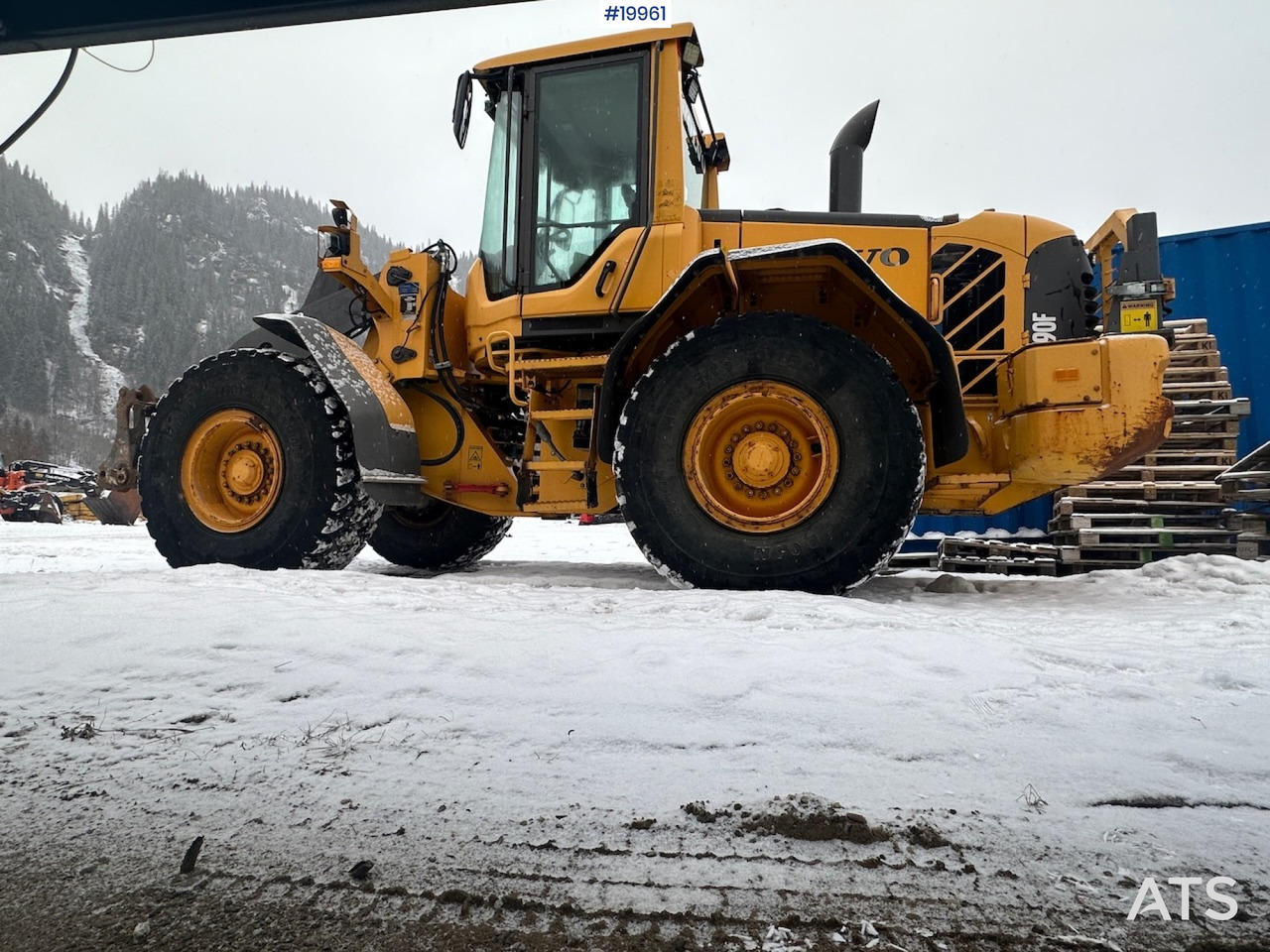 Riteņu iekrāvējs Volvo L90F: foto 8