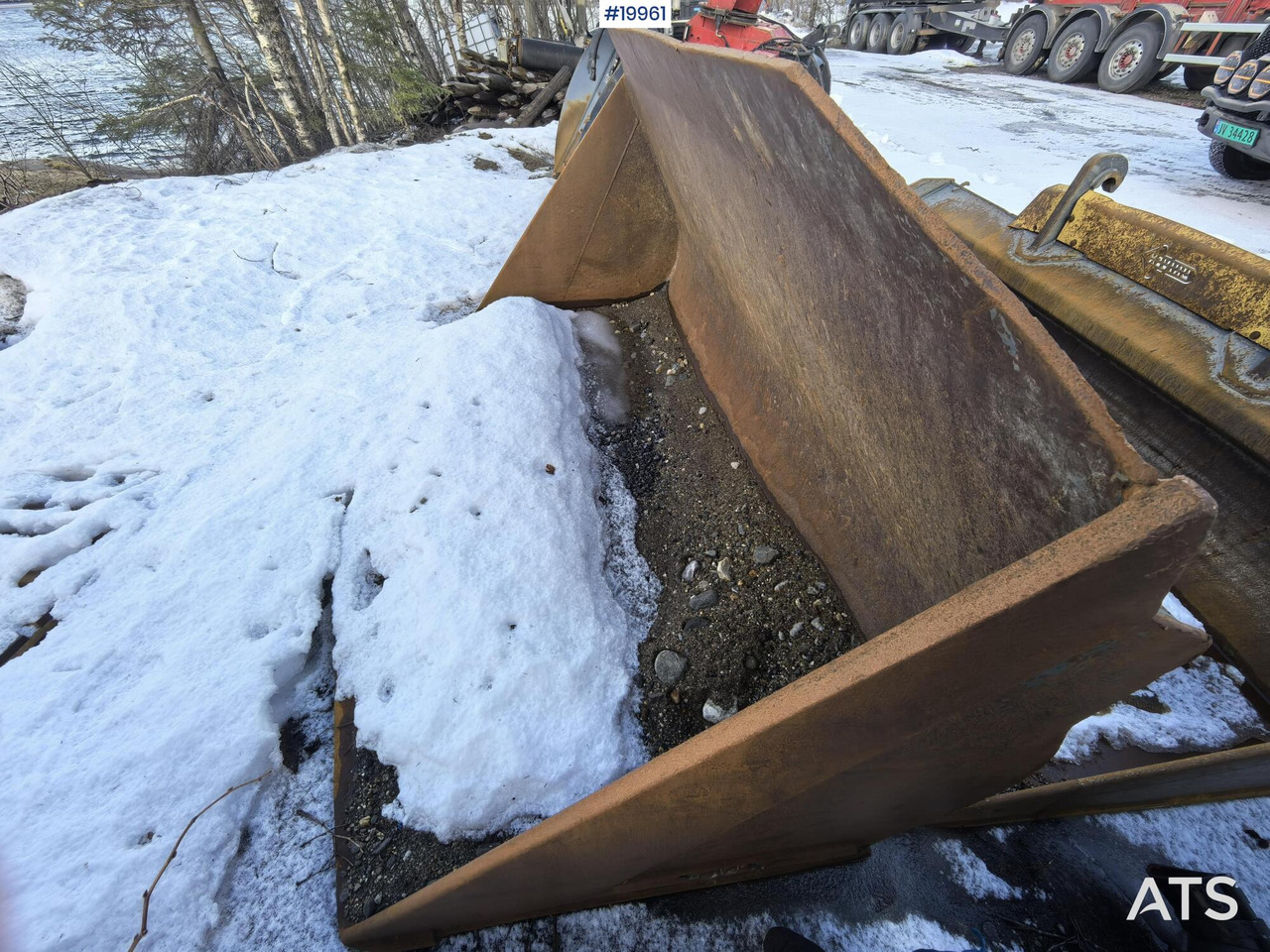 Riteņu iekrāvējs Volvo L90F: foto 44