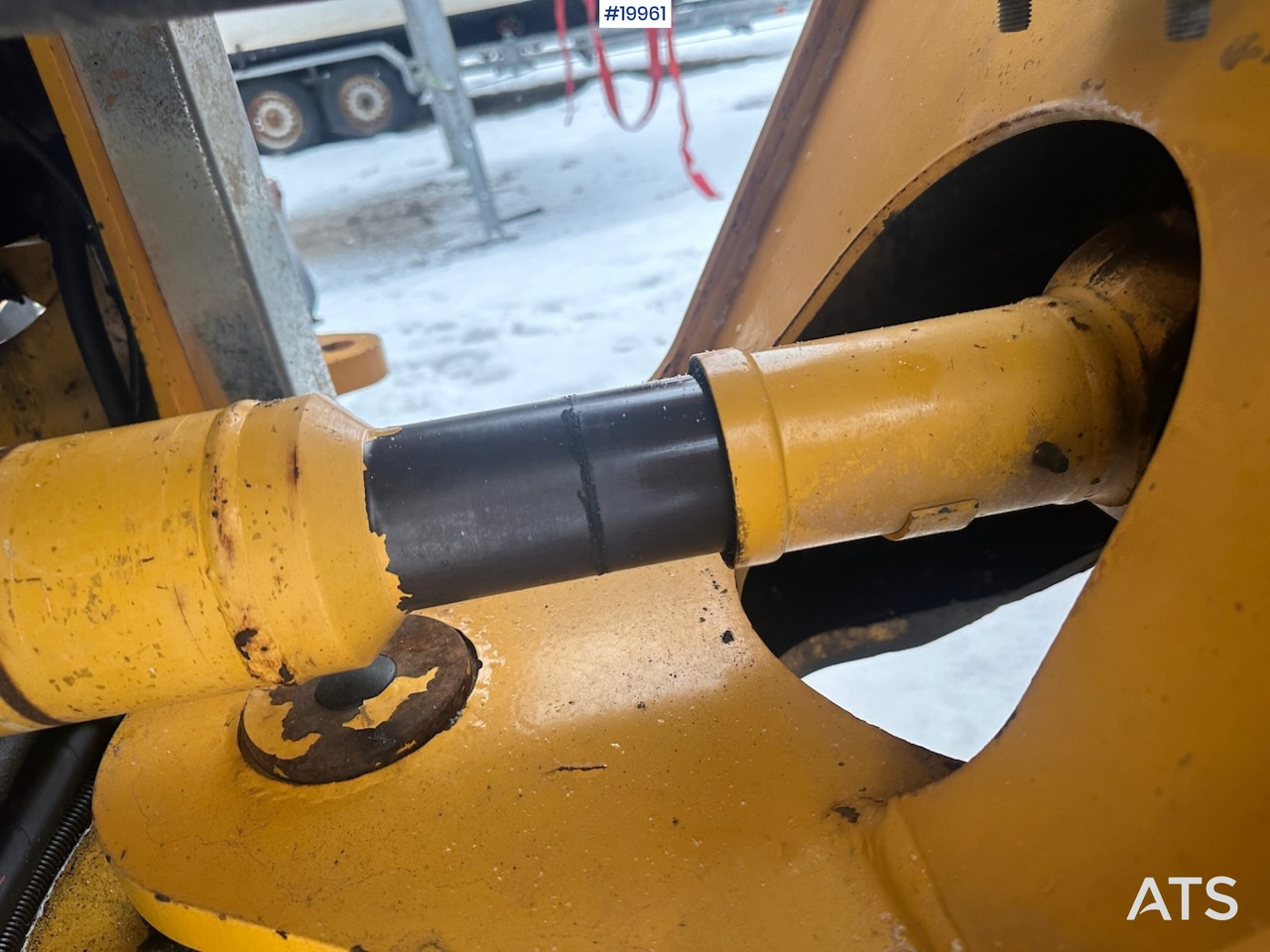 Riteņu iekrāvējs Volvo L90F: foto 18