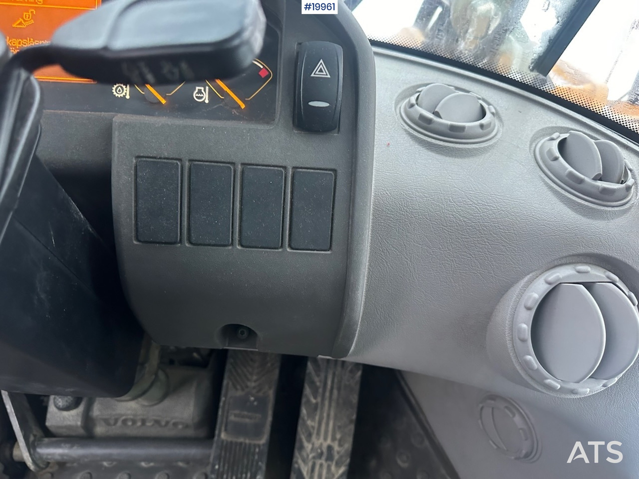 Riteņu iekrāvējs Volvo L90F: foto 34