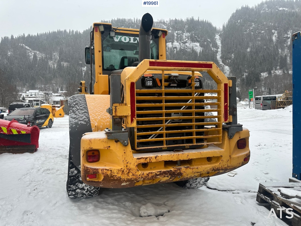 Riteņu iekrāvējs Volvo L90F: foto 6