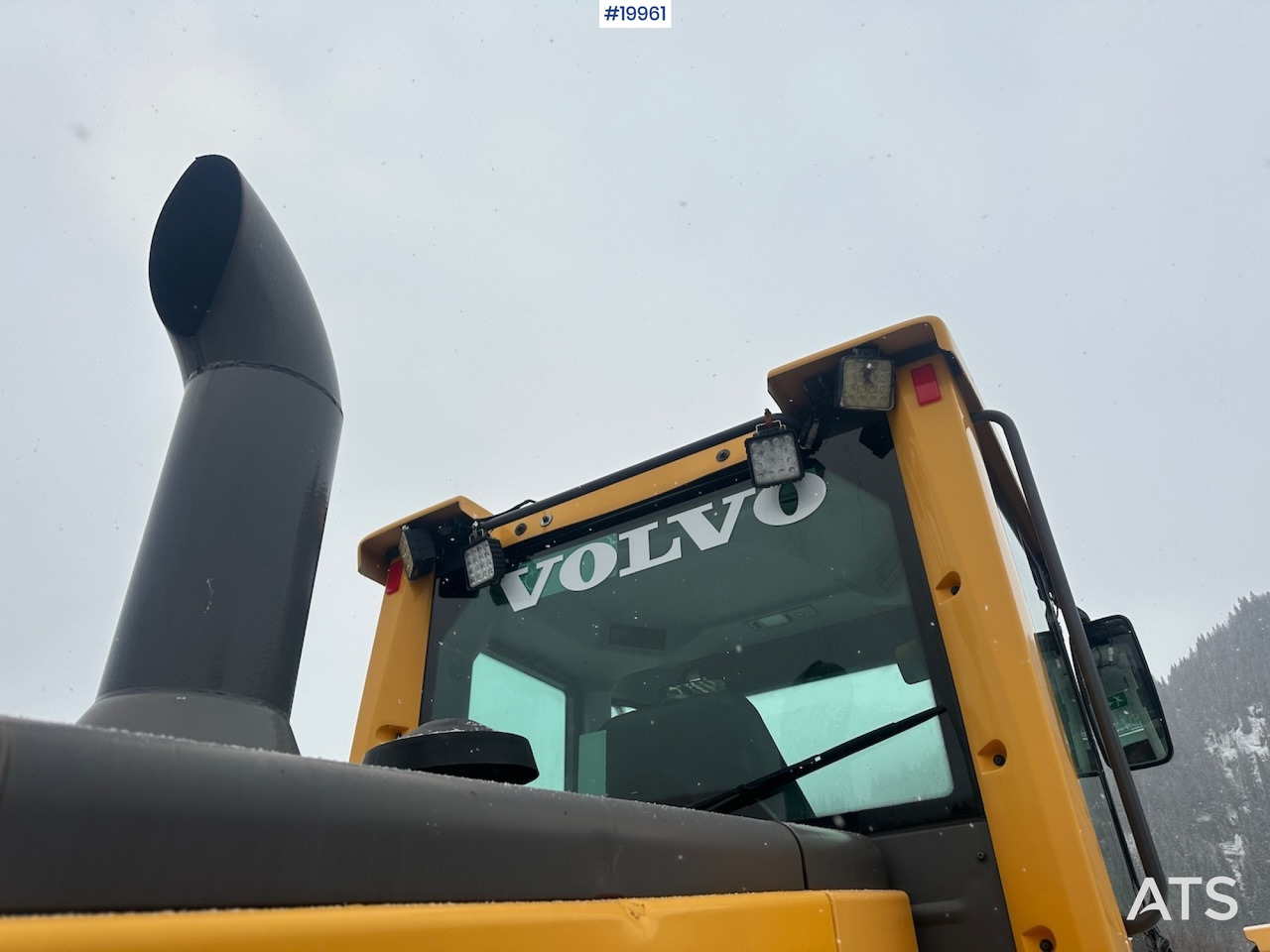 Riteņu iekrāvējs Volvo L90F: foto 21