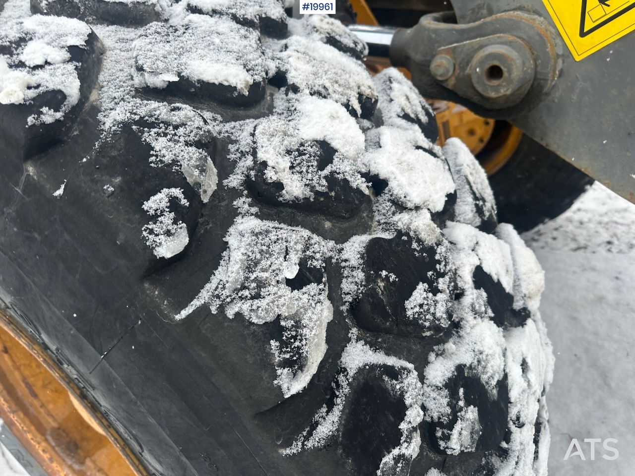 Riteņu iekrāvējs Volvo L90F: foto 15