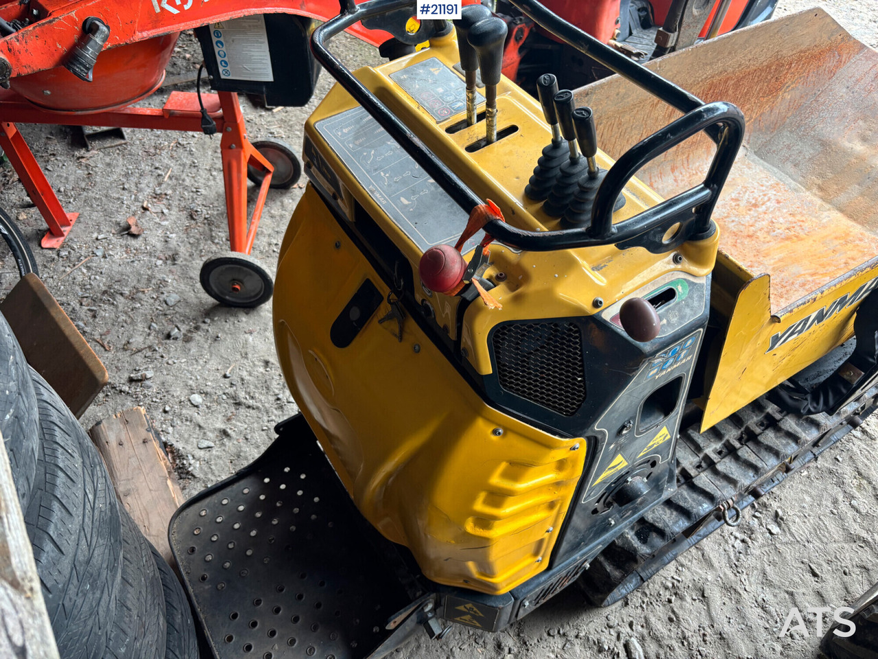 Yanmar C08 - Kāpurķēžu pašizgāzējs: foto 5 Yanmar C08 - Kāpurķēžu pašizgāzējs: foto 5