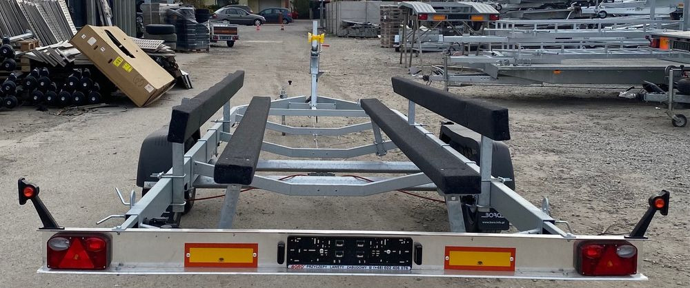 Boro PRZYCZEPA PODŁODZIOWA STYL AMERYKAŃSKI 7,30m - Laivu piekabe: foto 4 Boro PRZYCZEPA PODŁODZIOWA STYL AMERYKAŃSKI 7,30m - Laivu piekabe: foto 4