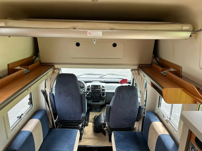 Hymer EXSIS 4 persoon's Prijs 25900 euro geen btw - Daļēji integrētais kemperis: foto 5 Hymer EXSIS 4 persoon's Prijs 25900 euro geen btw - Daļēji integrētais kemperis: foto 5