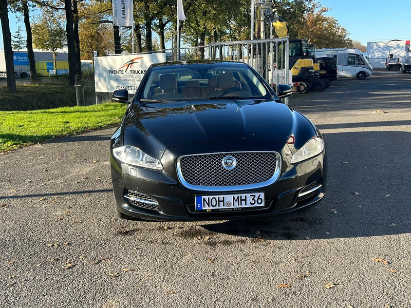 Jaguar XJ 3.0 V6D 275 PK /AUTOM / PANO DAK / VOL LEDER / MERIDAN / EXPORT PRICE - Sedans: foto 4 Jaguar XJ 3.0 V6D 275 PK /AUTOM / PANO DAK / VOL LEDER / MERIDAN / EXPORT PRICE - Sedans: foto 4