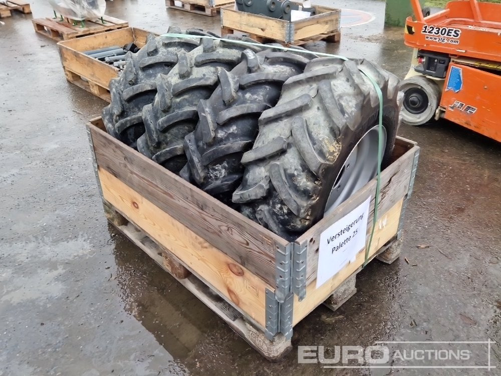 10.0/75-15.3 Tyres with Rims (4 of) - Riepa: foto 4 10.0/75-15.3 Tyres with Rims (4 of) - Riepa: foto 4