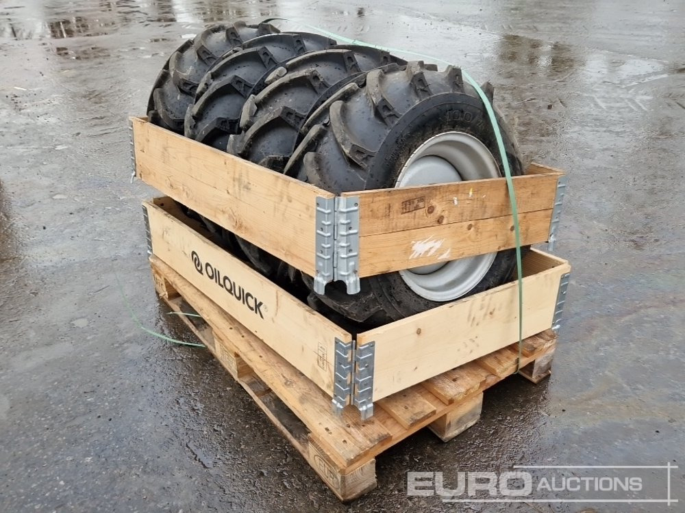 10.0/75-15.3 Tyres with Rims (4 of) - Riepa: foto 2 10.0/75-15.3 Tyres with Rims (4 of) - Riepa: foto 2