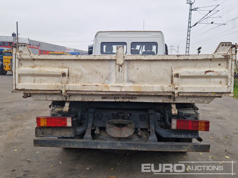 2005 Mercedes 818 - Kravas automašīna pašizgāzējs: foto 4 2005 Mercedes 818 - Kravas automašīna pašizgāzējs: foto 4