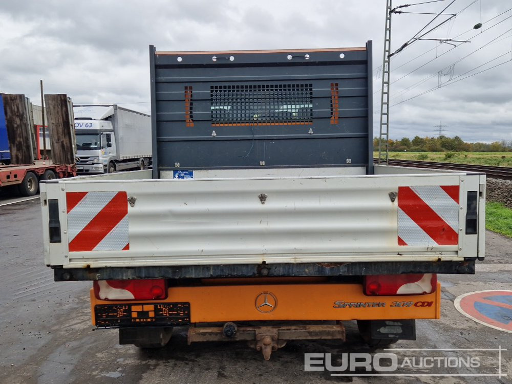 2007 Mercedes Benz Sprinter 309CDI - Automašīna ar kravas platformu: foto 4 2007 Mercedes Benz Sprinter 309CDI - Automašīna ar kravas platformu: foto 4