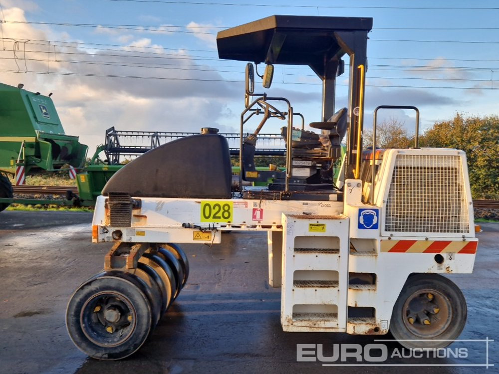 2010 Dynapac CP142 - Veltnis: foto 2 2010 Dynapac CP142 - Veltnis: foto 2