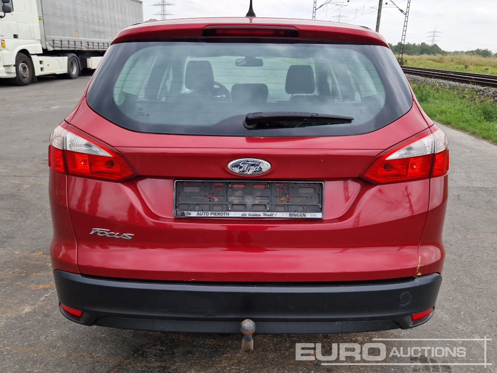 2011 Ford Focus - Vieglā automašīna: foto 4 2011 Ford Focus - Vieglā automašīna: foto 4