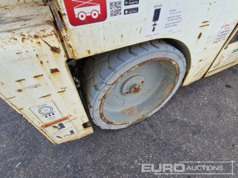 Šķērveida pacēlājs 2012 Genie GS-3232: foto 8