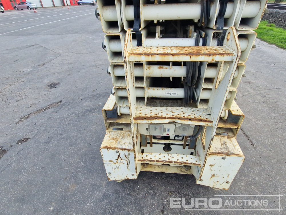 Šķērveida pacēlājs 2012 Genie GS-3232: foto 9