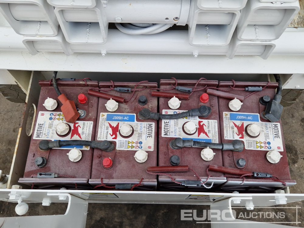 Šķērveida pacēlājs 2013 Haulotte Compact 14: foto 15