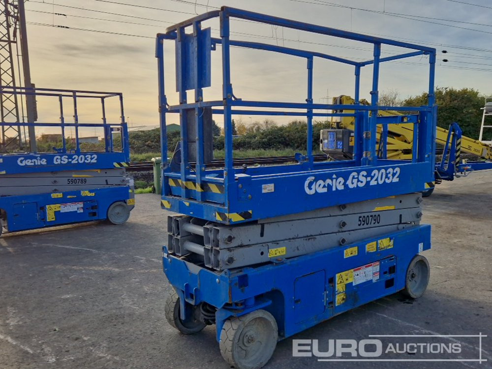 2015 Genie GS-2032 - Pacēlājs: foto 1 2015 Genie GS-2032 - Pacēlājs: foto 1