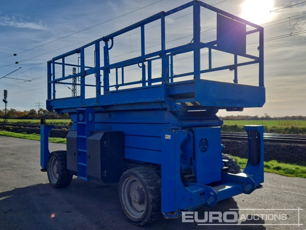 2015 Genie GS4390RT - Pacēlājs: foto 3 2015 Genie GS4390RT - Pacēlājs: foto 3