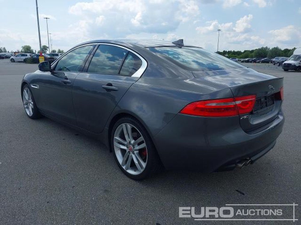 2015 Jaguar XE - Vieglā automašīna: foto 2 2015 Jaguar XE - Vieglā automašīna: foto 2