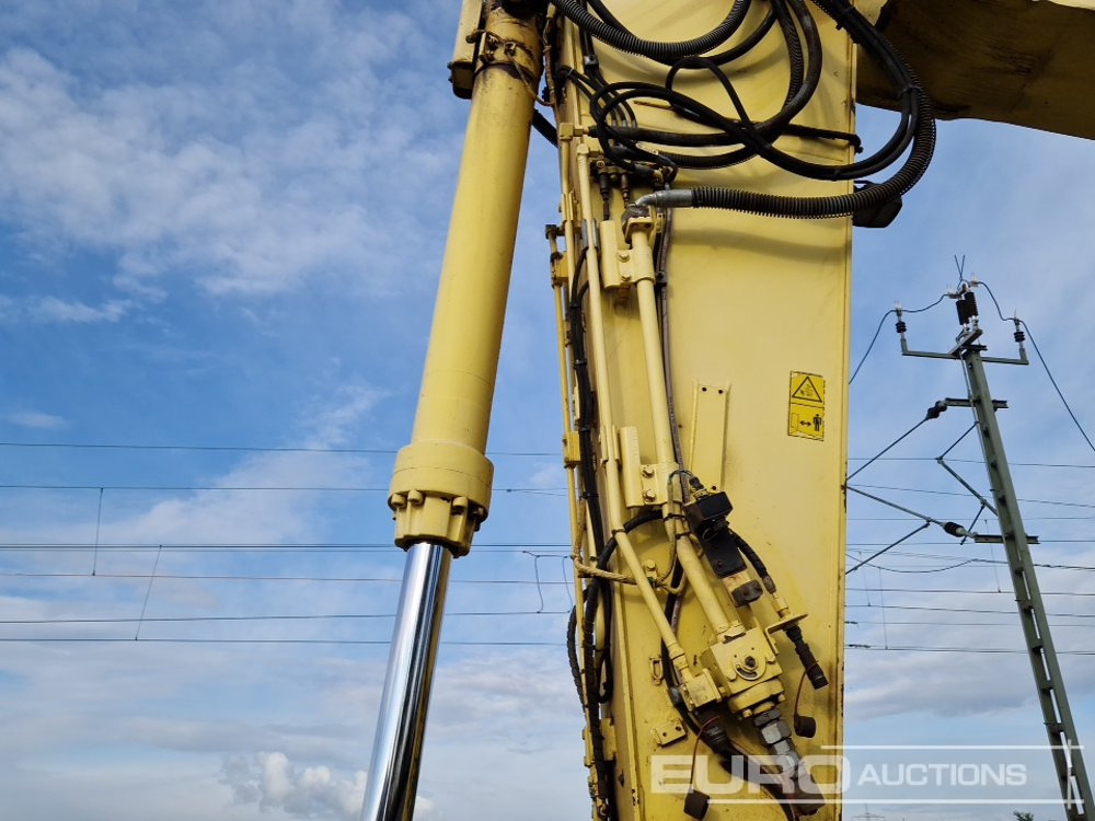 Kāpurķēžu ekskavators 2017 CAT 326F: foto 22