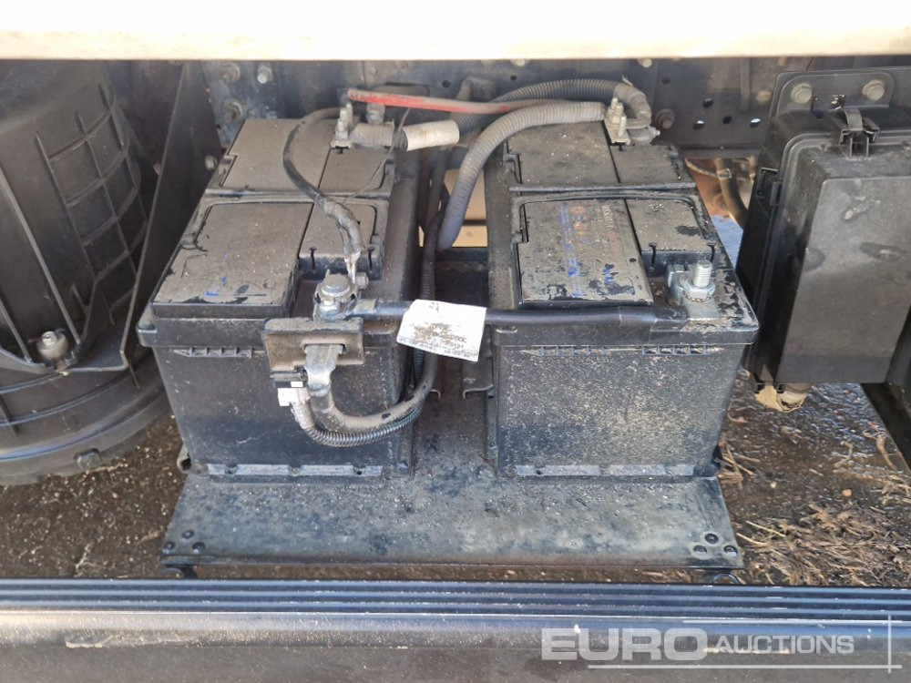 Komercauto pašizgāzējs 2018 Nissan NT400: foto 21 Komercauto pašizgāzējs 2018 Nissan NT400: foto 21