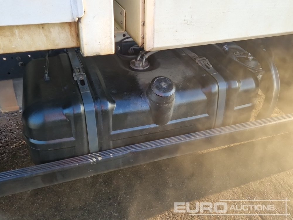 Komercauto pašizgāzējs 2018 Nissan NT400: foto 17 Komercauto pašizgāzējs 2018 Nissan NT400: foto 17