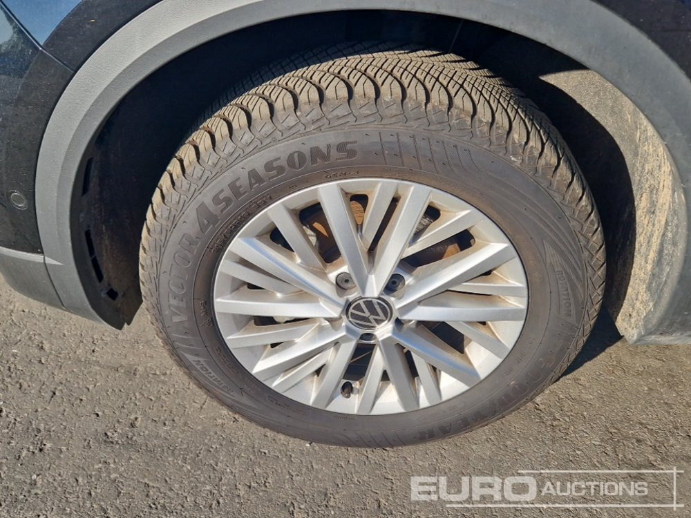 SUV 2024 Volkswagen T-Roc: foto 10