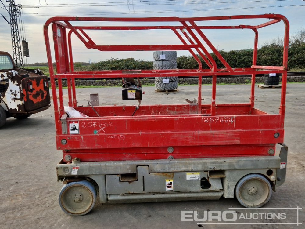 Haulotte Compact 8 - Šķērveida pacēlājs: foto 2 Haulotte Compact 8 - Šķērveida pacēlājs: foto 2