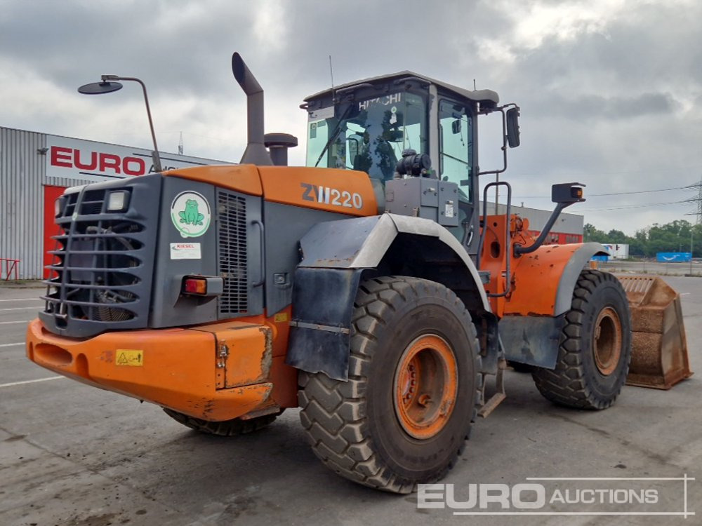 Hitachi ZW220 - Riteņu iekrāvējs: foto 5 Hitachi ZW220 - Riteņu iekrāvējs: foto 5